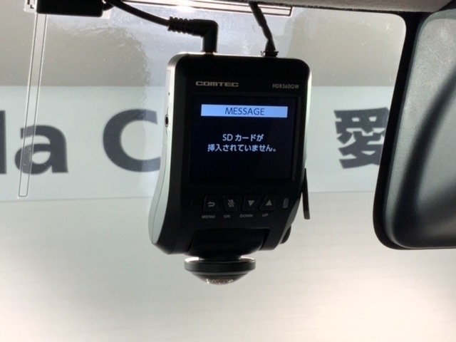 万が一の事故のときもドライブレコーダーがあると安心です。ご利用になる場合は個人情報保護の観点より新品の対応SDカードをお求め下さい。