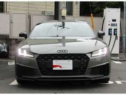 弊社掲載車両は、店舗外のモータープールに在庫している場合がございます。