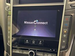 【メーカー純正ナビ】インテリアに溶け込むスタイリッシュな「専用設計」メーカーナビを装備♪視認性や操作性など基本性能にも優れ、より上質なカーライフをお楽しみいただけます。
