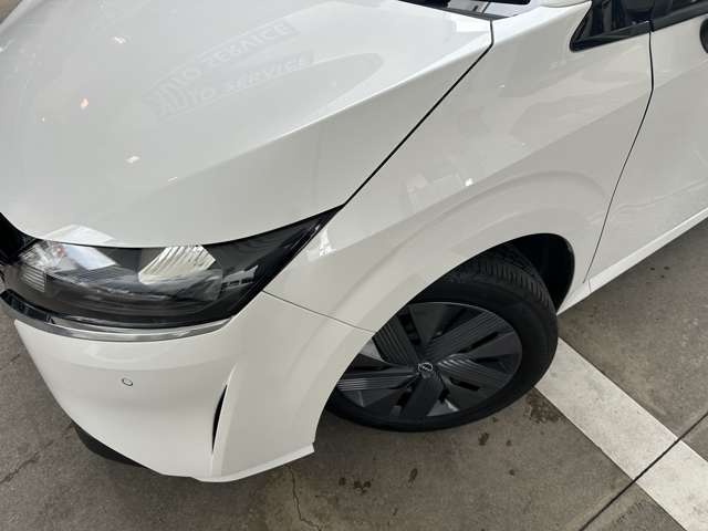 基本プラン【ヘッドライトクリーニング済】中古車のヘッドライトは黄ばみやくすみが素材上どうしても出てしまいます。しかし当店ではそれらも全てクリーニングし、透明な輝きを取り戻しております！