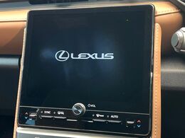 【9.8インチ　ディスプレイオーディオ】大画面のディスプレイはAppleCarPlayやAndroidAutoが利用可能。大きな画面でスマホナビアプリ等が利用いただけます♪