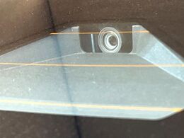 【セーフティセンス】走行中に前方の車両等を認識し、衝突しそうな時は警報とブレーキで衝突回避と被害軽減をアシスト。より安全にドライブをお楽しみいただけます。