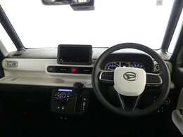 見通しのよいすっきりとした視界で、誰でも運転しやすいです。運転のしやすさは疲れにくさにも繋がりますよ♪