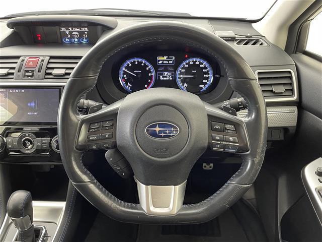 【革巻きステアリング】