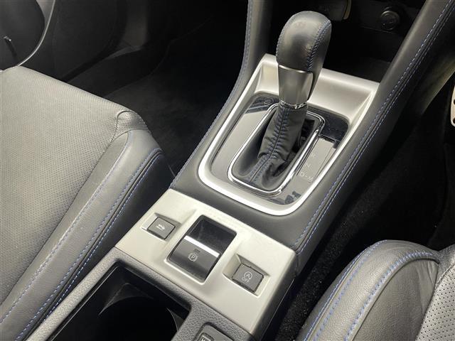 【革巻きシフトノブ】