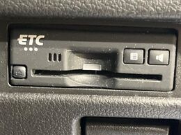 【ETC】高速道路の料金所をストレスなく通過！話題のスポットやサービスエリアに多い「スマートIC」利用時は必須のアイテムです。当店でセットアップを実施、ご納車当日からすぐにご利用いただけます！