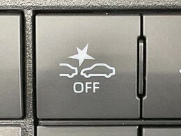【スマートアシスト】走行中に前方の車両等を認識し、衝突しそうな時は警報とブレーキで衝突回避と被害軽減をアシスト。より安全にドライブをお楽しみいただけます。