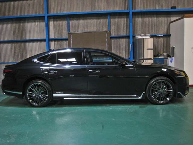★F　SPORT　PARTS（MODELLISTA＜モデリスタ＞）21インチアルミホイール＆タイヤセット（アルミニウム鍛造＜1ピース＞、スーパーブライトクローム、セキュリティロックナット付）