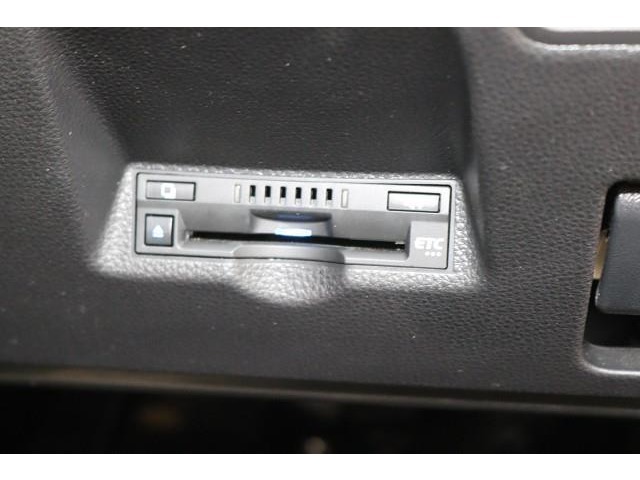 ETC車載器を装備。　高速道路の料金所の通過がスムーズです。