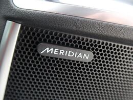 MERIDIANは英国のプレミアムオーディオブランドです。重低音から高音域までしっかりと再現でき、コンサートのような臨場感溢れる音響空間を実現します。どうぞ店頭にてご体感ください。