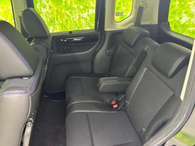 WECARSでは各商談席に大型モニターをご用意しております！見やすい大画面でゆったりと全国の在庫をご覧いただけます！是非ご来店お待ちしております！