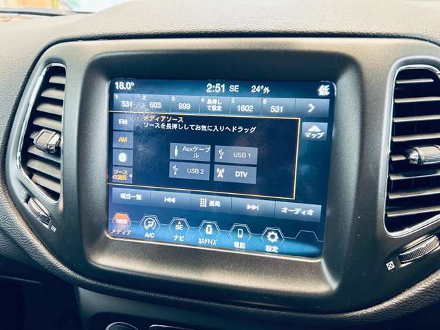 LIBERALAの名前の由来はラテン語で「libera：自由」と「ala：翼」を意味し、それらを組合せた造語です。自由な翼を得て思う存分人生を謳歌して欲しいという願いが込められています。