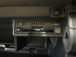 【ETC】有料道路を利用する際に料金所で停止することなく通過できる、ETC車載器（ノンストップ自動料金収受システム機器）が装備されています。セットアップを行うことで利用可能になります。