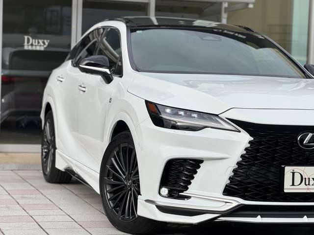 TRDエアロ　パノラマルーフ　赤革シート　オレンジキャリパー　デジタルインナーミラー　純正21インチアルミホイール　ヘッドアップディスプレイ　ベンチレーション　シートヒーター　パノラミックビューモニター