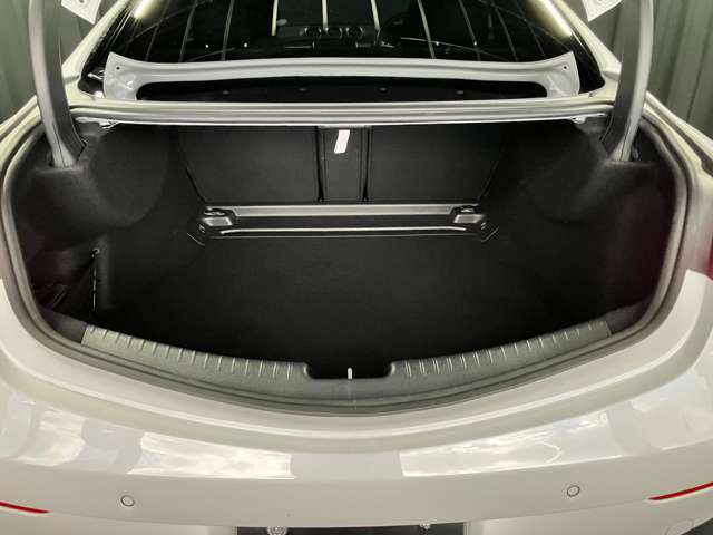 広々としたトランクスペースで、大きな荷物も楽々と載せることが可能です。