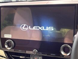 【メーカー純正14インチナビ】インテリアに溶け込むスタイリッシュな「専用設計」メーカーナビを装備♪視認性や操作性など基本性能にも優れ、より上質なカーライフをお楽しみいただけます。