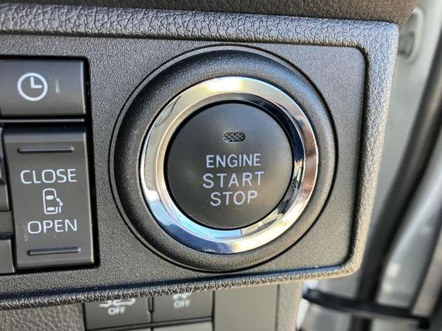 ★プッシュスタートシステム★エンジンスタートは最近はやりのプッシュスタート！鍵を車内に持ち込めばシリンダーに差し込まなくともボタン1つでエンジンがかかる★