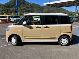 ムーヴ　キャンバスの特長であるスマイルフェイスをベースに、すっきりさせたフロントデザインに全体的に丸みを強調させ、艶（つや）やかさを表現したボディライン！