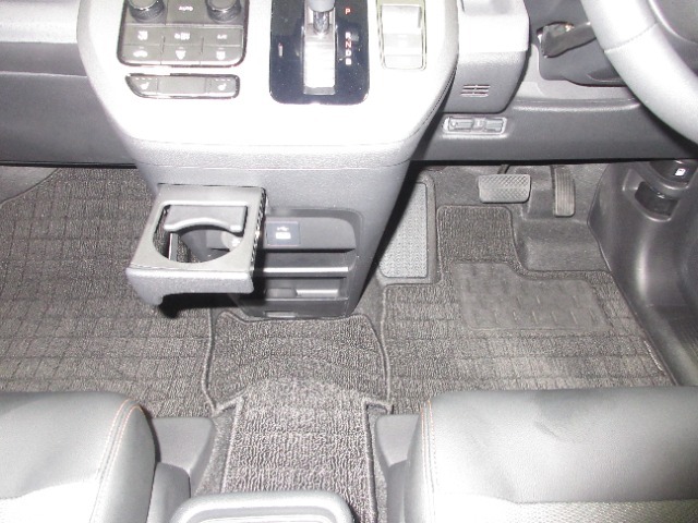 車内もクリーニング済みです。