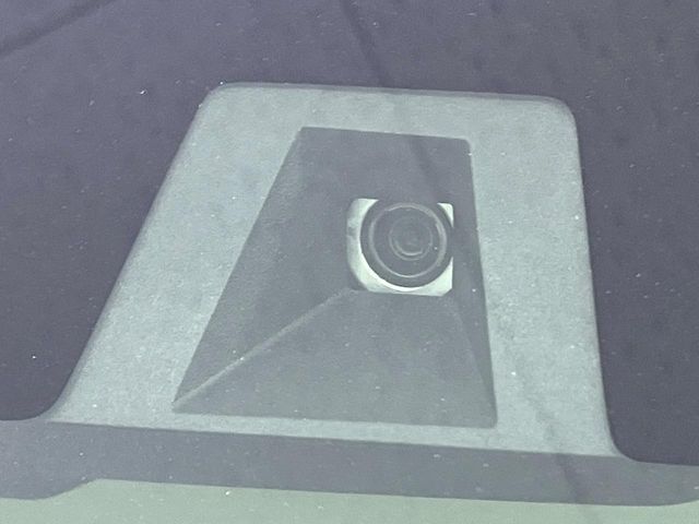 【スズキ　セーフティサポート】走行中に前方の車両等を認識し、衝突しそうな時は警報とブレーキで衝突回避と被害軽減をアシスト。より安全にドライブをお楽しみいただけます。