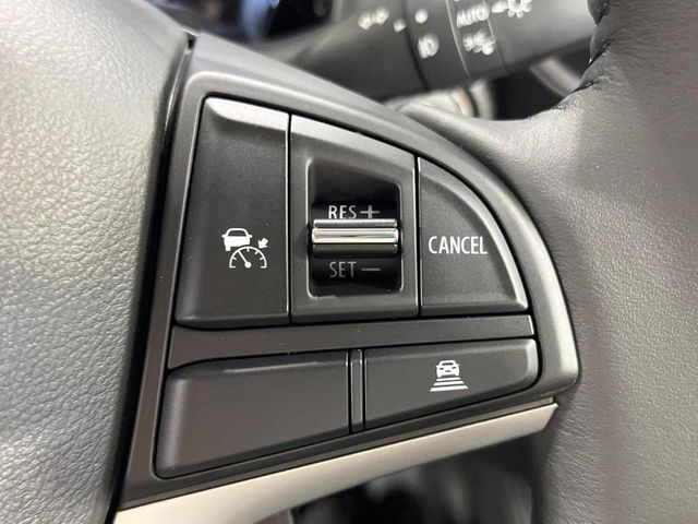 【アダプティブクルーズコントロール】高速道路での長距離走行が楽に！！自動で速度を保つクルーズコントロールが、衝突軽減システムと連携し、前方の車両を感知して車間を保つように速度調節してくれます！！