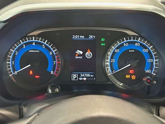 視認性の良いメーターパネル☆カラーディスプレイには運転をサポートするさまざまな情報を表示します☆