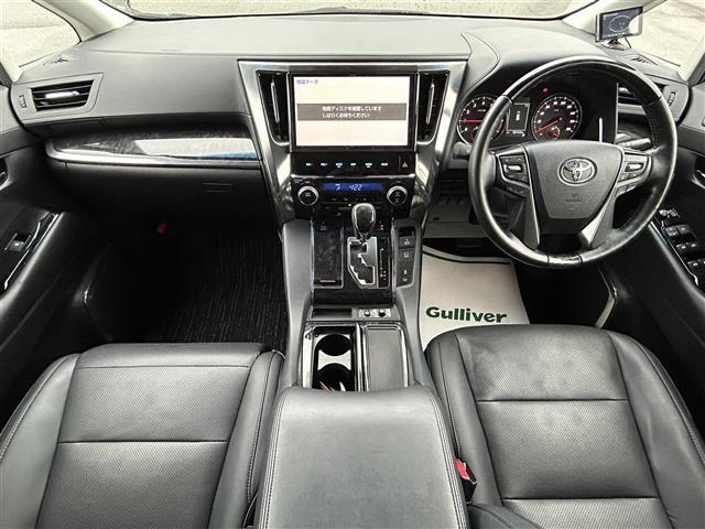 【インパネ全体】全方位で視界が広く、高い目線で運転もしやすいです！