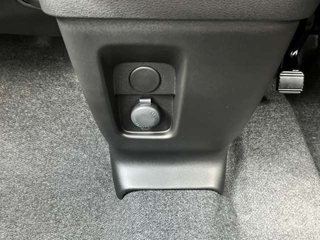 イソベモータースは総在庫350台以上です。展示車以外にも保管している車やメーカー注文中の車両もございます。お探しの車がありましたらお気軽にお電話下さい。メールでもOKです♪オーダーも出来ます！！