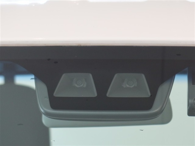 サポカーは、高齢運転者を含めたすべてのドライバーによる交通事故の発生防止・被害軽減対策の一環として、国が推奨する新しい自動車安全コンセプトです。詳しくは販売店スタッフまでおたずねください。
