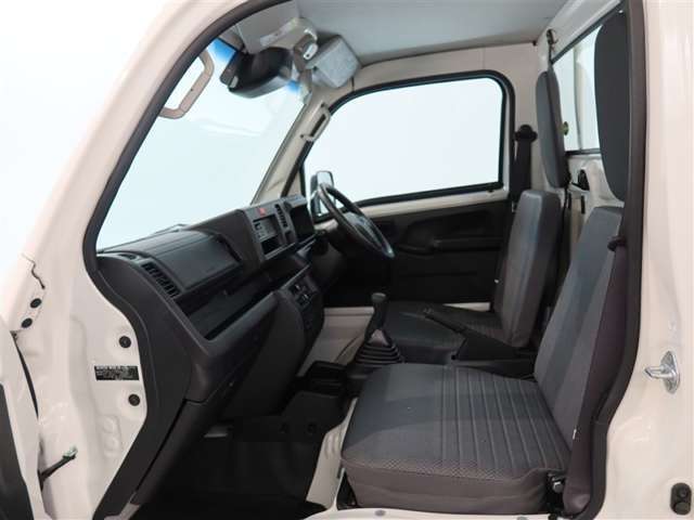 トヨタファイナンスのクレジットにてお車購入の際に加入できる保険です。お車に関する相談窓口を1つにできて便利になります。