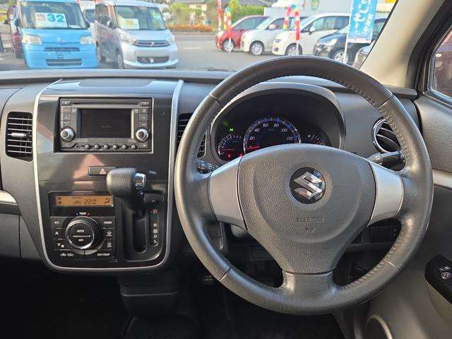 【パワーステアリング】基本装備の1つでハンドルを軽い力で操作可能☆特に低速時や駐車時にハンドルが軽くなり、運転の負担が軽減されます。