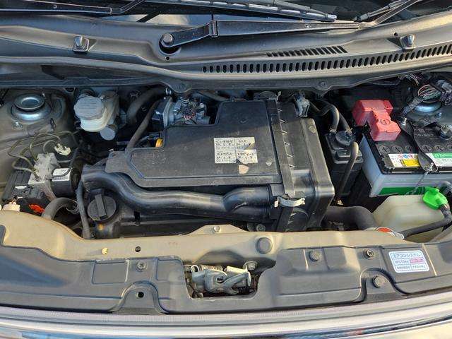 不具合等はエンジンルームで確認できる場合も多いです。あまり見る機会のない場所だとは思いますが、とっても重要な機関になります。