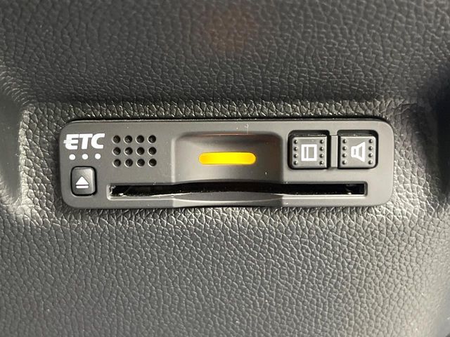 【ETC】高速道路の料金所をストレスなく通過！話題のスポットやサービスエリアに多い「スマートIC」利用時は必須のアイテムです。当店でセットアップを実施、ご納車当日からすぐにご利用いただけます！