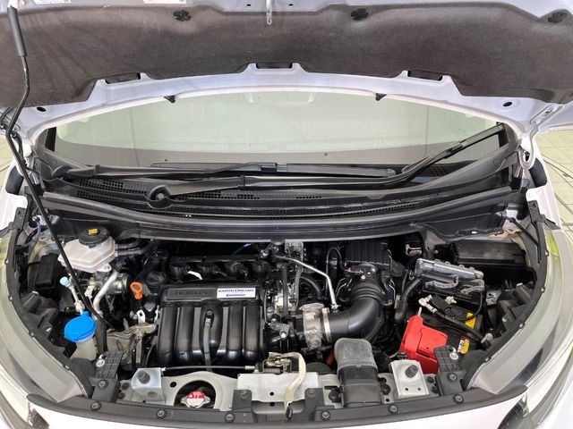 親切・丁寧な専門メカニックスタッフが応対！・車検・点検整備・事故等の修理などアフターサービスも安心。お車のカスタマイズもネクステージのサービススタッフまでご相談ください！