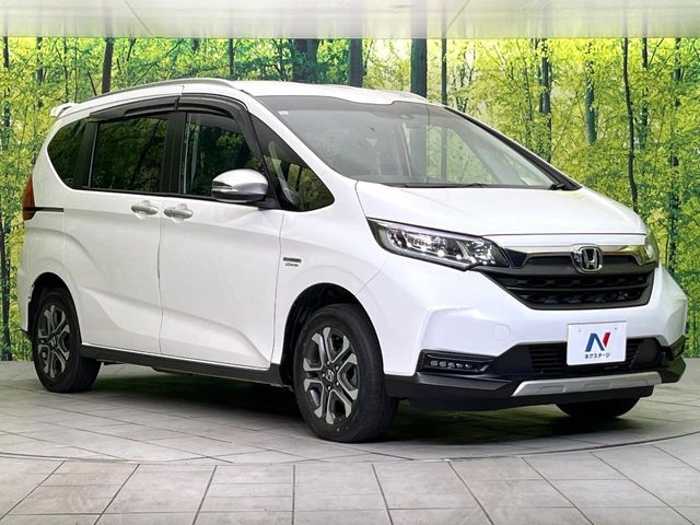 大好評のボディコーティング「弾スプラッシュコート」もご納車までに施工可能。通常のガラスコートと異なる、耐久年数6年の無機質ガラスコーティングが、ボディをキレイな状態に保ってくれます。