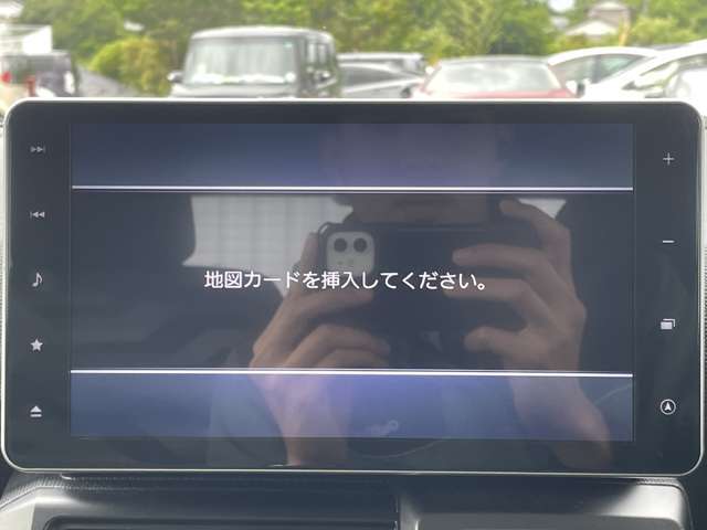こちらオーディオ周りの写真になります。動作確認済みです。詳しい機能に関しましては装備欄を確認ください。車によっては多機能なナビなど、充実したオーディオがついている車両もあります。