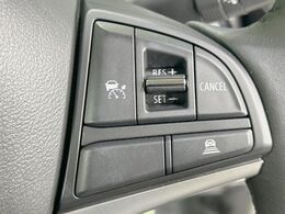 【スズキ　セーフティサポート】走行中に前方の車両等を認識し、衝突しそうな時は警報とブレーキで衝突回避と被害軽減をアシスト。より安全にドライブをお楽しみいただけます。