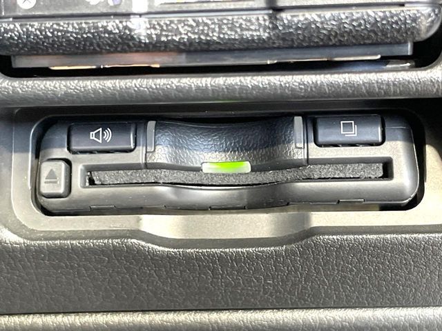 【ETC】高速道路の料金所をストレスなく通過！話題のスポットやサービスエリアに多い「スマートIC」利用時は必須のアイテムです。当店でセットアップを実施、ご納車当日からすぐにご利用いただけます！