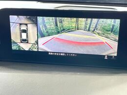 【360°ビューモニター】専用のカメラにより、上から見下ろしたような視点で360度クルマの周囲を確認することができます☆死角部分も確認しやすく、狭い場所での切り返しや駐車もスムーズに行えます。
