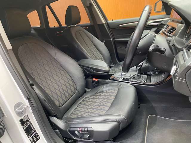 安心してカーライフを始めていただくことが出来るよう、納車前にディーラー整備工場もしくは熟練メカニックが在籍する輸入車専門の整備工場にて点検を行い、必要な整備を実施いたします。