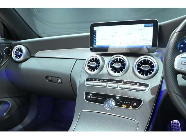純正ナビ・Bluetoothオーディオ・フルセグ・アンビエント