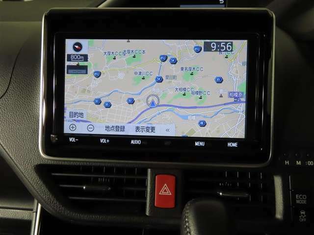トヨタ純正ナビ装備！地図描写は文字も道もクリアで見やすく、滑らかに表示します。これさえあればもう道に迷わないですみますね♪フルセグで地上波デジタル放送TVもバッチリ綺麗に見れちゃいます♪