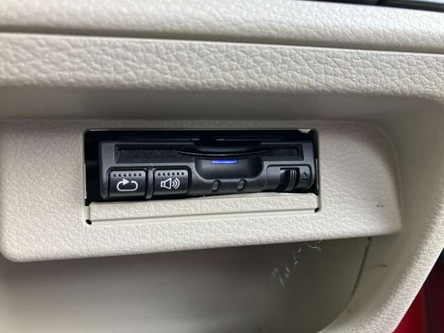 ETC車載器を装備！わずらわしい高速料金所はノンストップ！割引も見逃せません！必須のアイテムです！