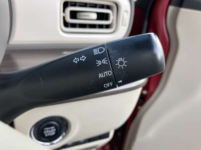 オートライトシステム！周囲の明るさを感知して自動でライト点灯！トンネルなどで便利です！