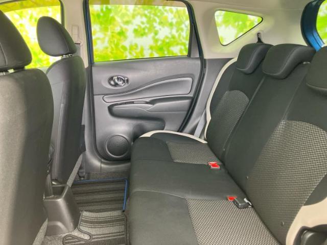 WECARSでは各商談席に大型モニターをご用意しております！見やすい大画面でゆったりと全国の在庫をご覧いただけます！是非ご来店お待ちしております！