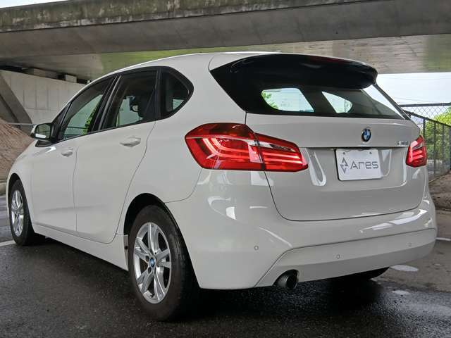 厳選されたBMW中古車が60台ほど展示されております。営業時間は10：00から18：00で年中無休（GW・お盆・年末年始を除く）で営業しております。