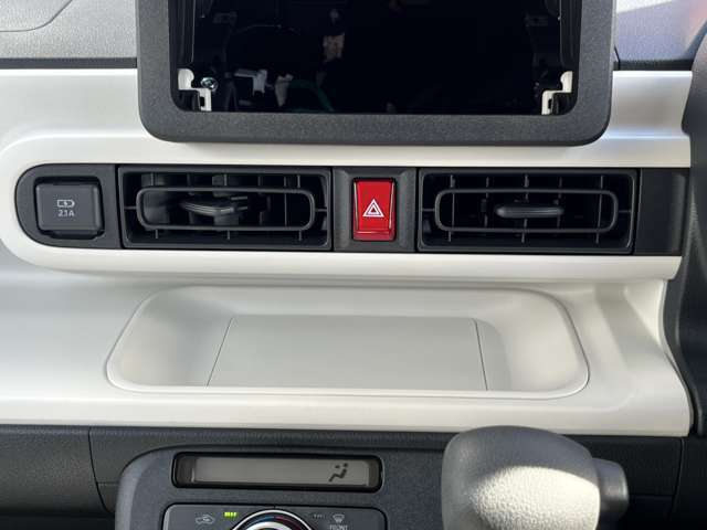 お客様に安心してお乗りいただくために、各項目の点検整備・部品交換を実施しております。