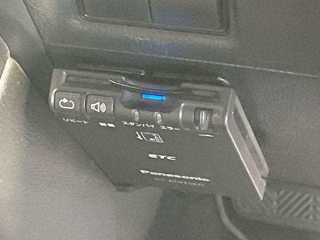 【ETC】高速道路の料金所をストレスなく通過！話題のスポットやサービスエリアに多い「スマートIC」利用時は必須のアイテムです。当店でセットアップを実施、ご納車当日からすぐにご利用いただけます！