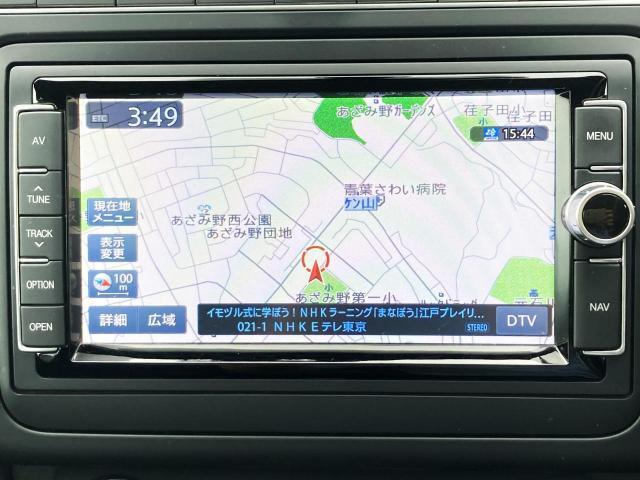 純正ナビ付きです。フルセグTVのほか、オーディオはCDDVD、ラジオ、SDカード、USB、Bluetoothと幅広く対応しています