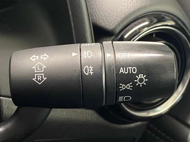 【LEDヘッドライト】夜間走行時も良好な視界を確保し安心して運転できます！点灯速度が早く、消費電力も抑えられます！